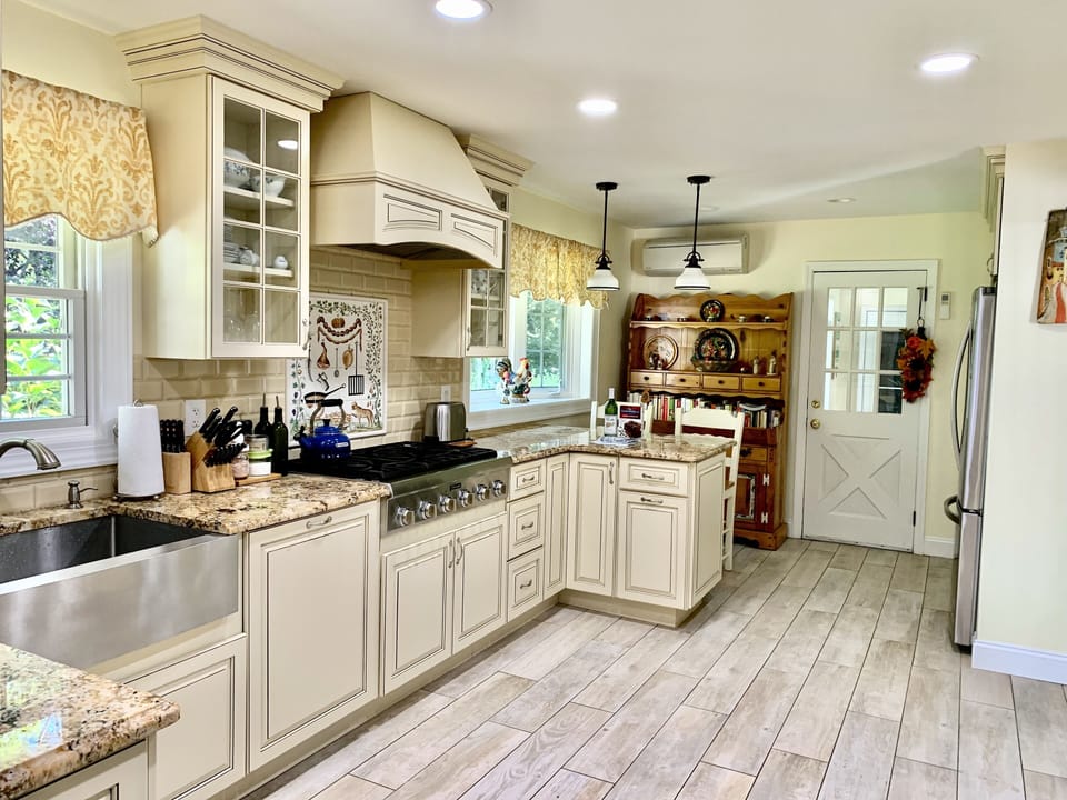 Fully stocked newly installed chefs kitchen