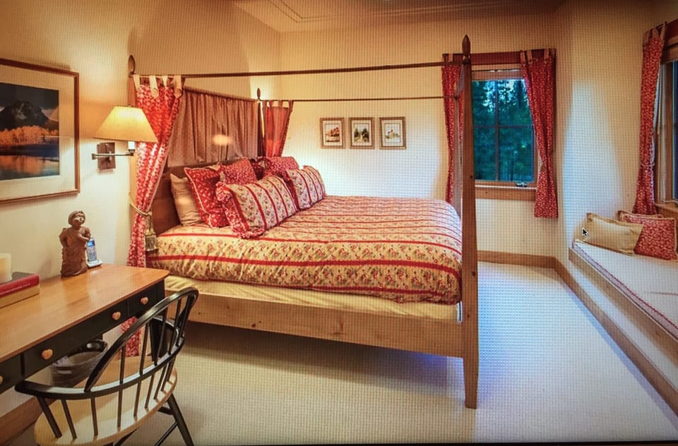 bedroom 2 - 1 queen