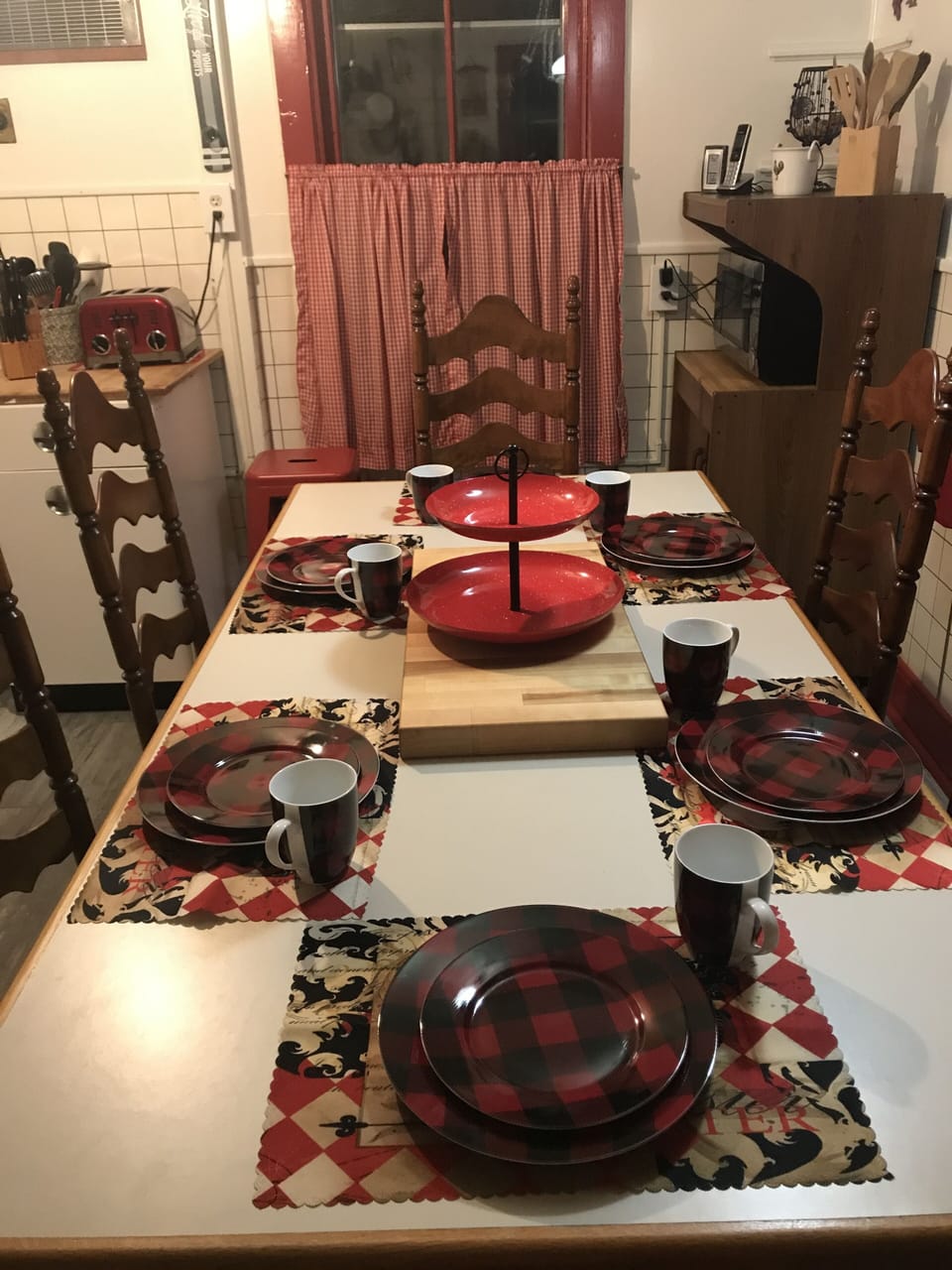 Fully stocked kitchen with stove, microwave, 2 crockpots, plenty of cookware.