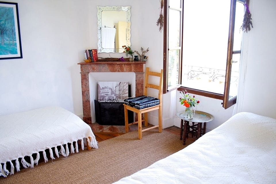 Twin bedroom