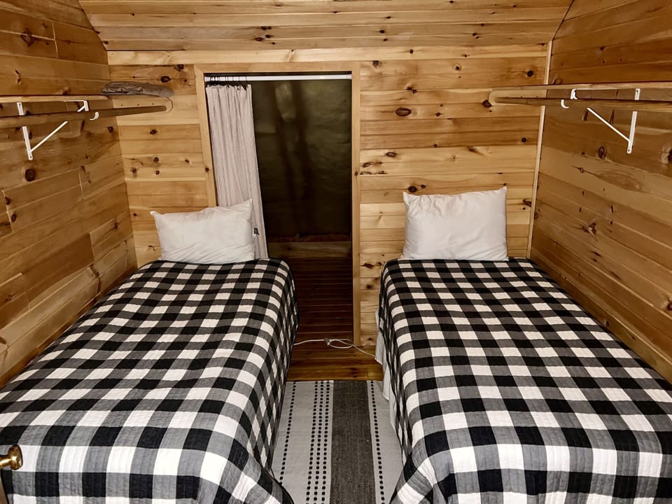 Mini Room - Logbedroom side