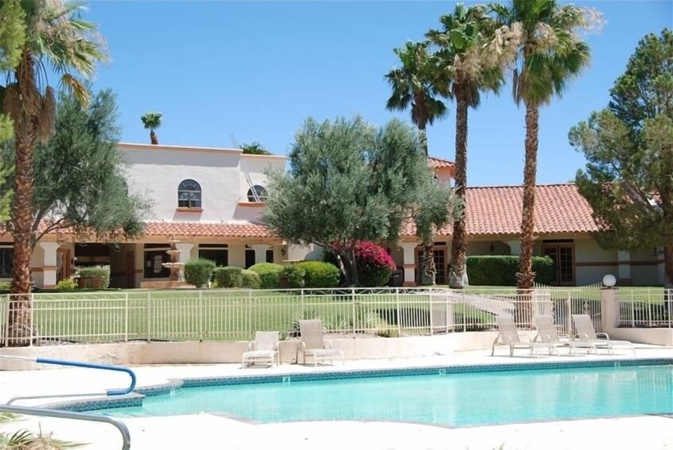 Pool / Clubhouse area