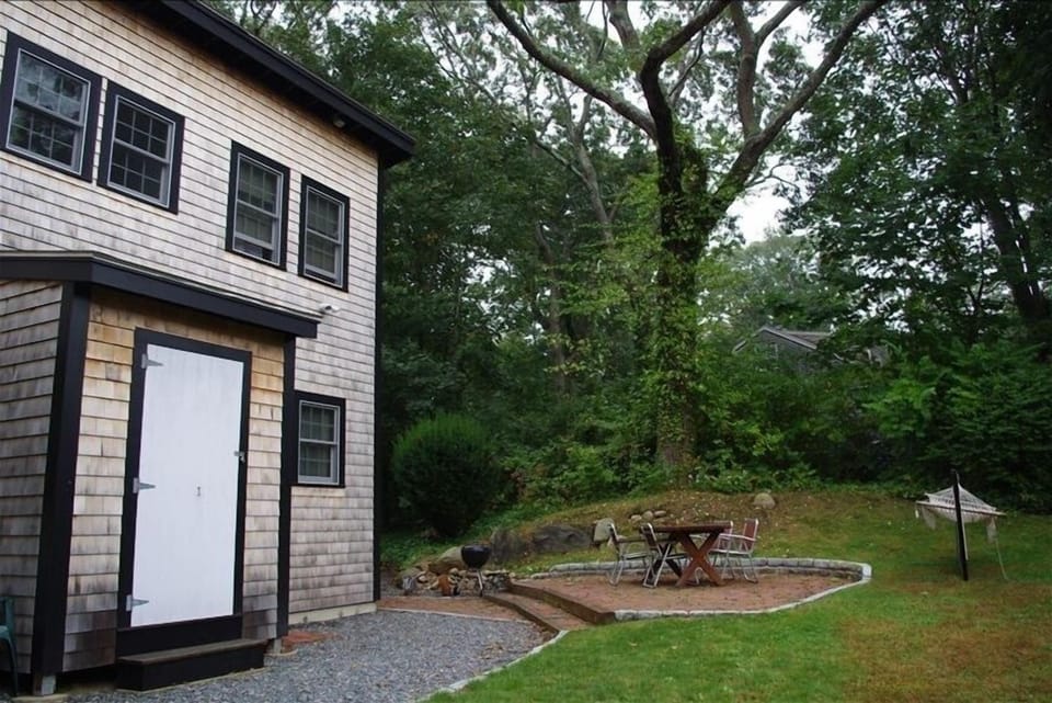 Back yard with patio & picnic table