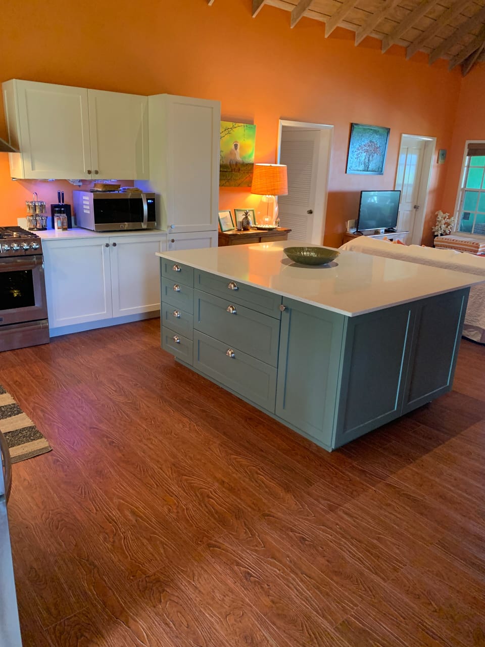 Kitchen area with spacious worktops and quality appliances 