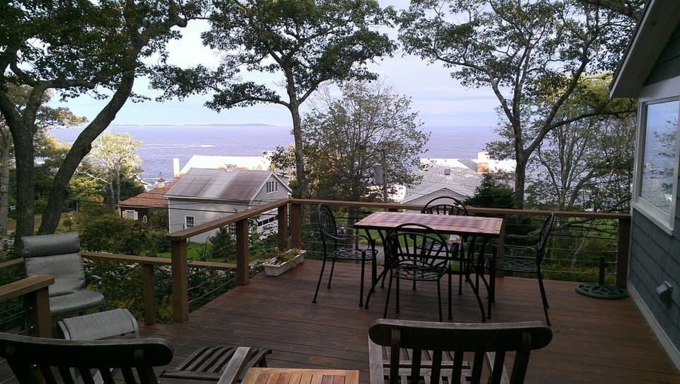 Comfortable outdoor living - with a view!