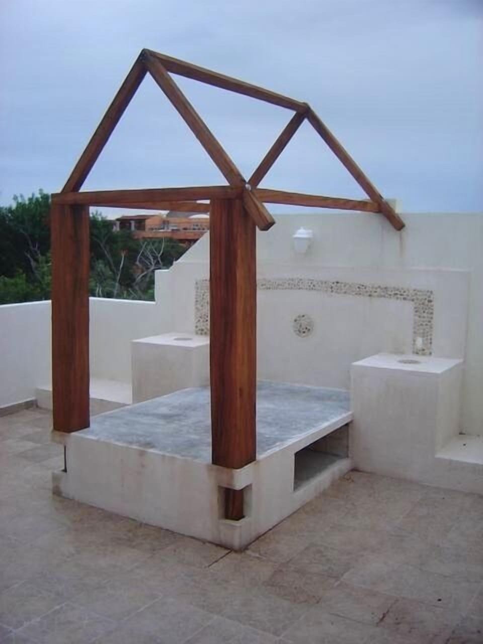 Rooftop Canopy Bed (with Matress & Pillows)