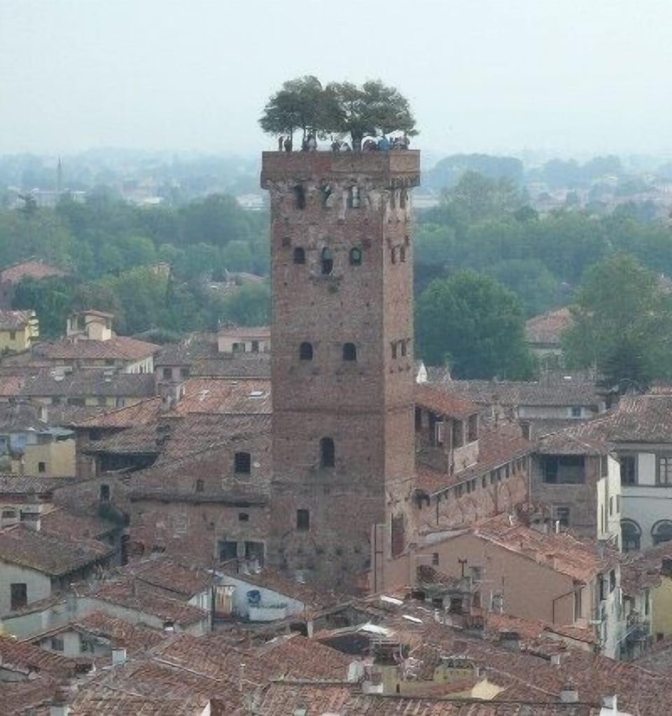 Torre Guinigi
