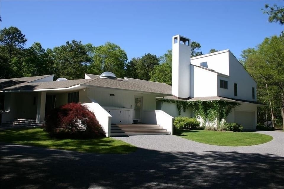 Side view of house.