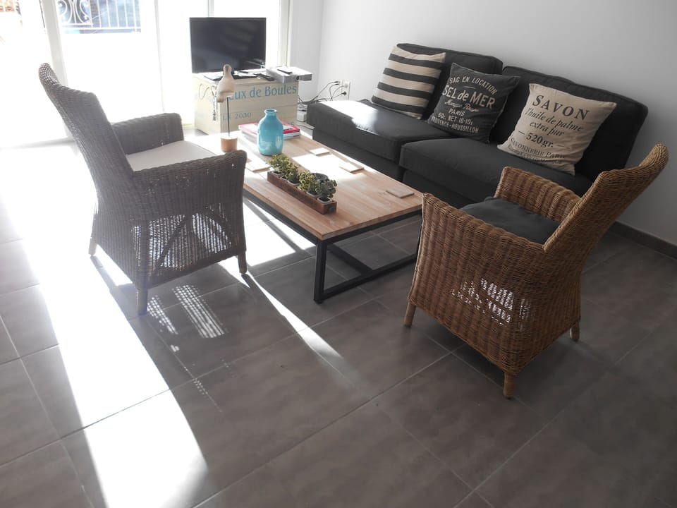 Sitting area leading onto south facing large terrace