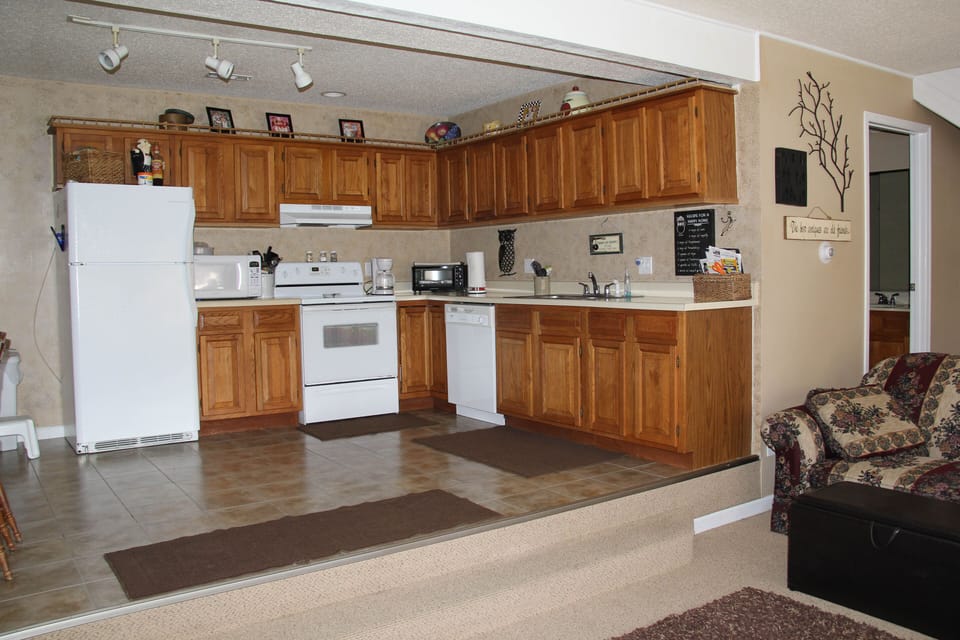 Kitchen Supplied with Dishes & Condiments 