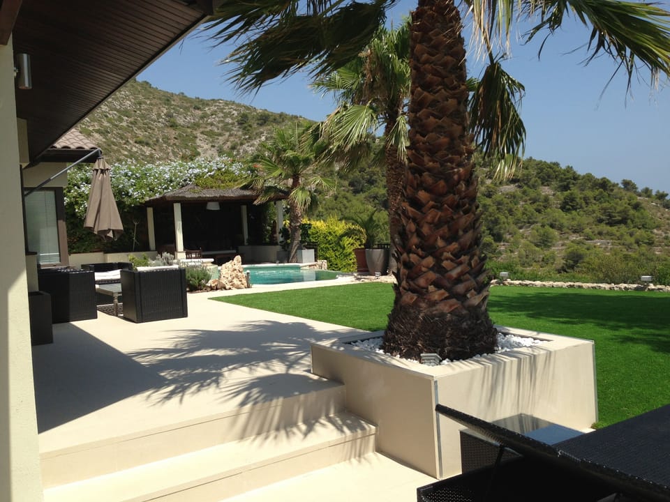 Chill Out/ Cabana
