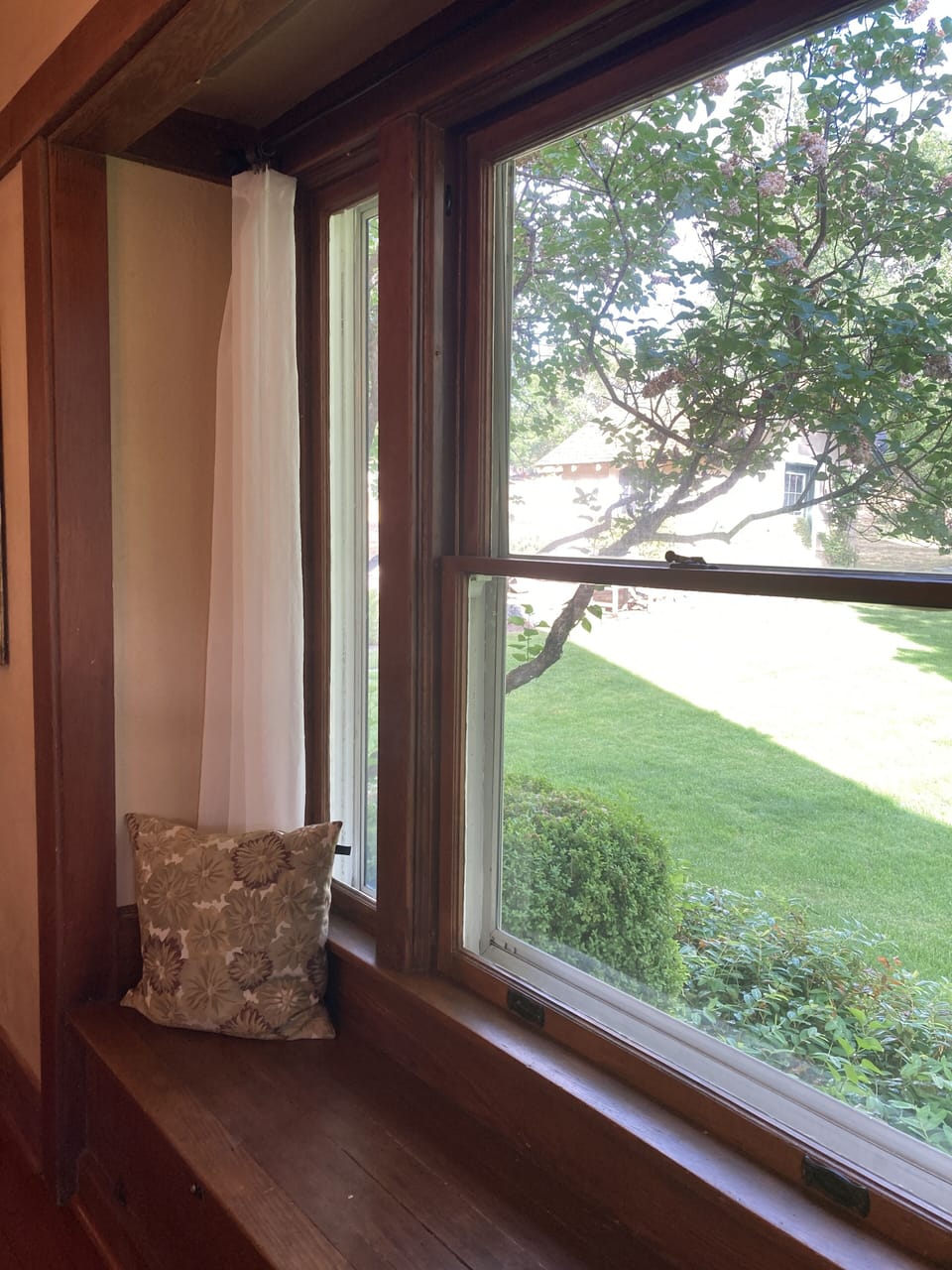 Window seat in dining room