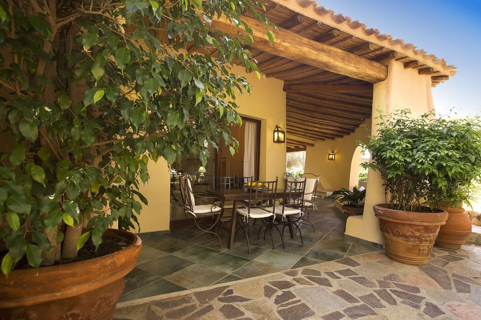 Outdoor dining area