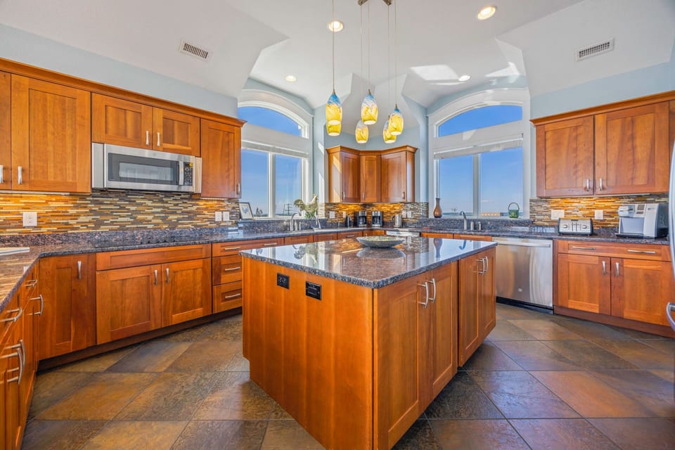 Surf or Sound Realty - 803 - Chicken by the Sea - Kitchen -2