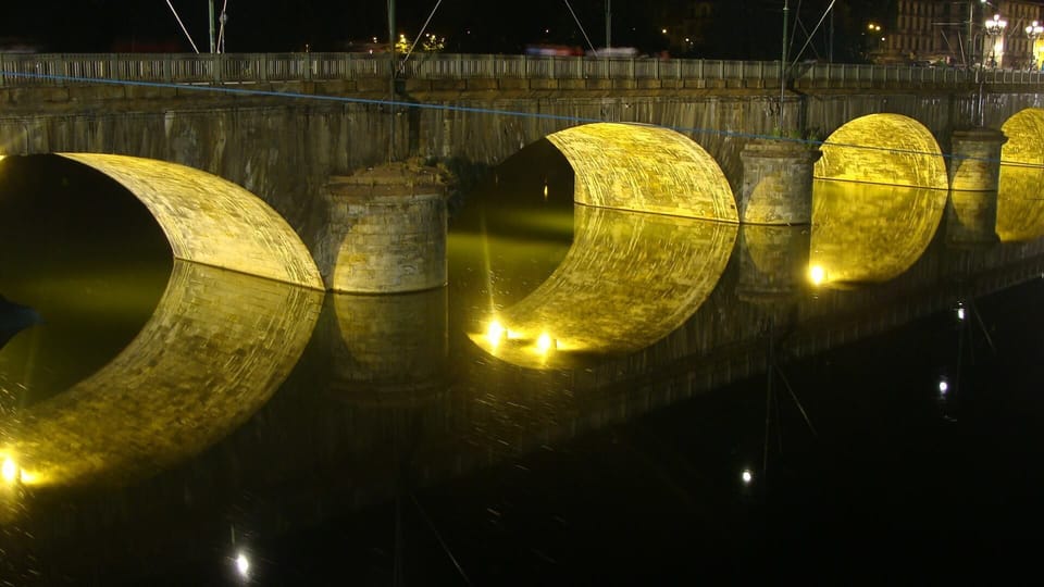 Vittorio Emanuele I bridge (from Piazza Vittorio towards the hill)