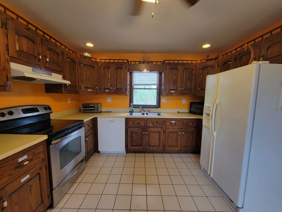 Kitchen- right side