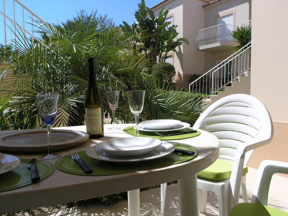 Alfresco Dining