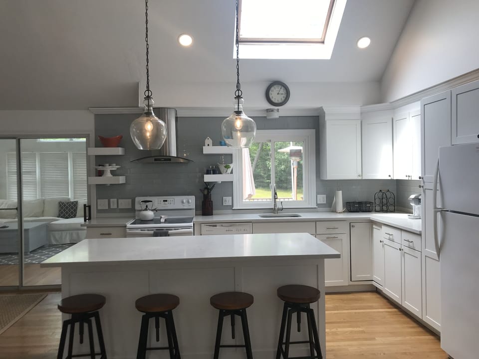 Kitchen with Breakfast Bar