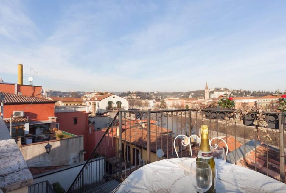 Private Roof terrace with river view