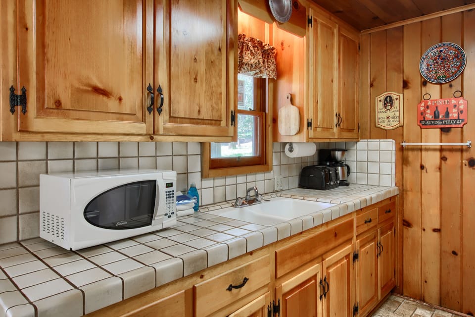 Kitchen with plenty of counter tops
