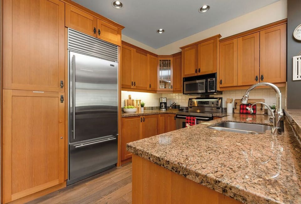 Fully Stocked Kitchen