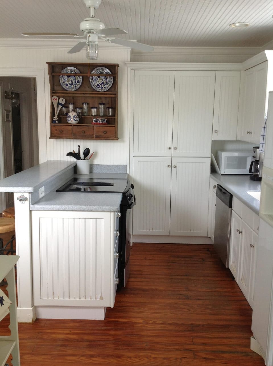 Appliances include microwave, toaster, coffee maker, blender, and a Fry Daddy.
