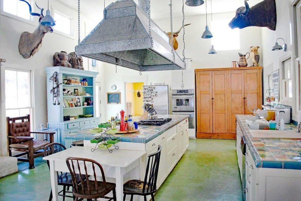 The Lodge - Gourmet Kitchen