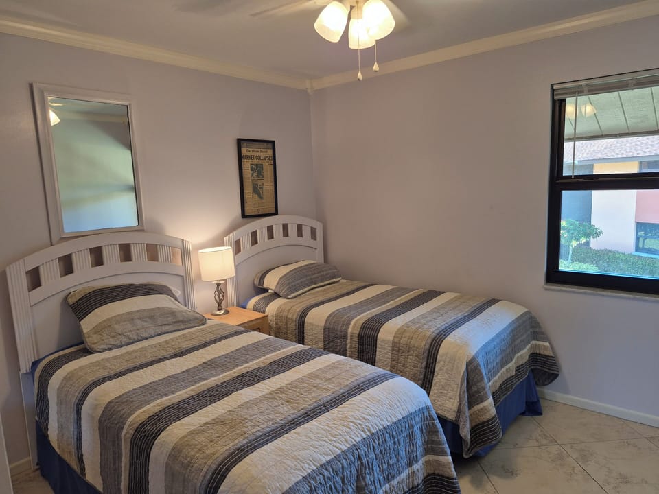 Twin beds in the guest room