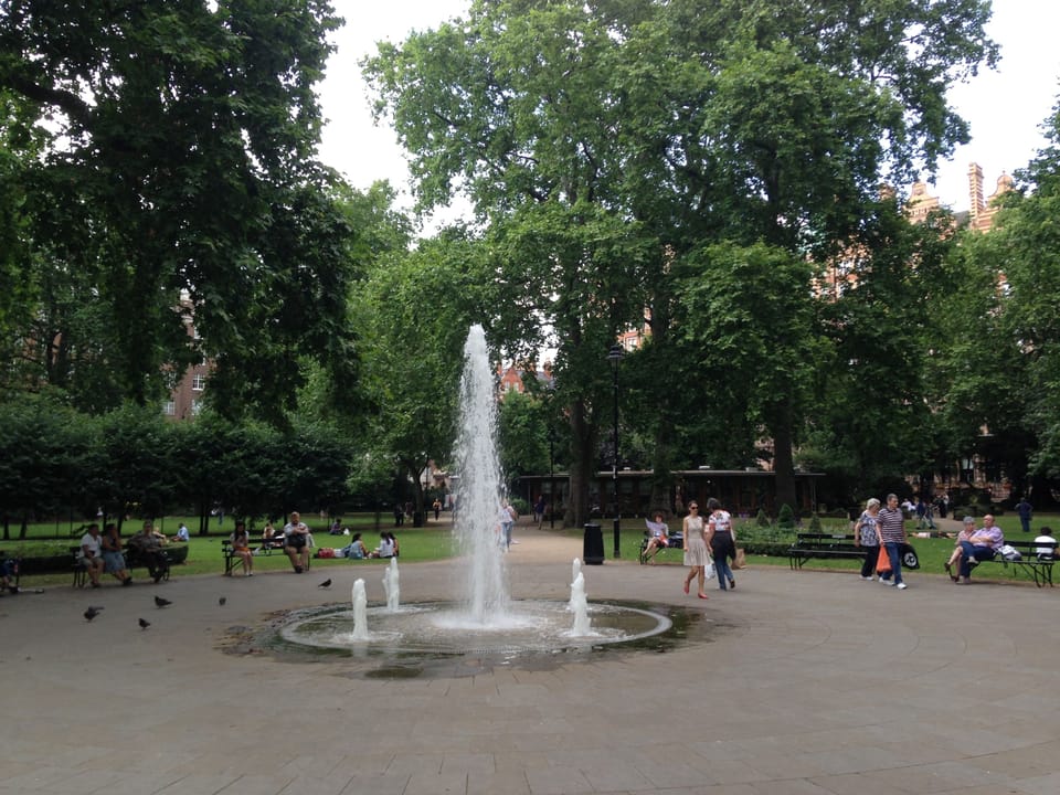 Russel Square Garden
(7 min walk)