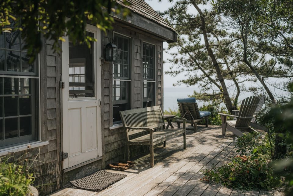 View of the Beach Cottage deck from the side