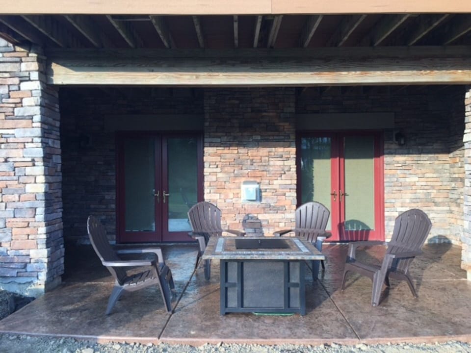 STUDIO gas fire pit for the perfect evening glass of wine or late night fire