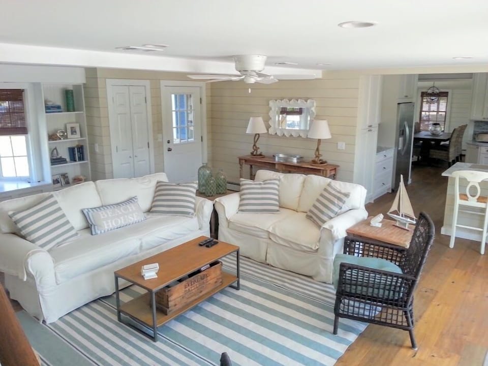 Bright and Spacious Living Room