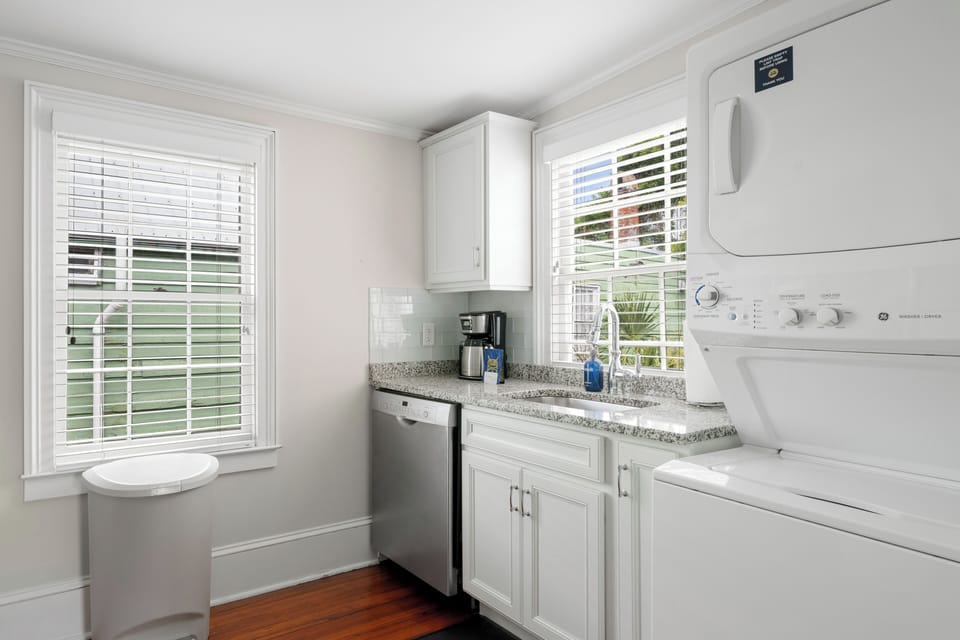 King in Five - B | Free Parking and Close to King!