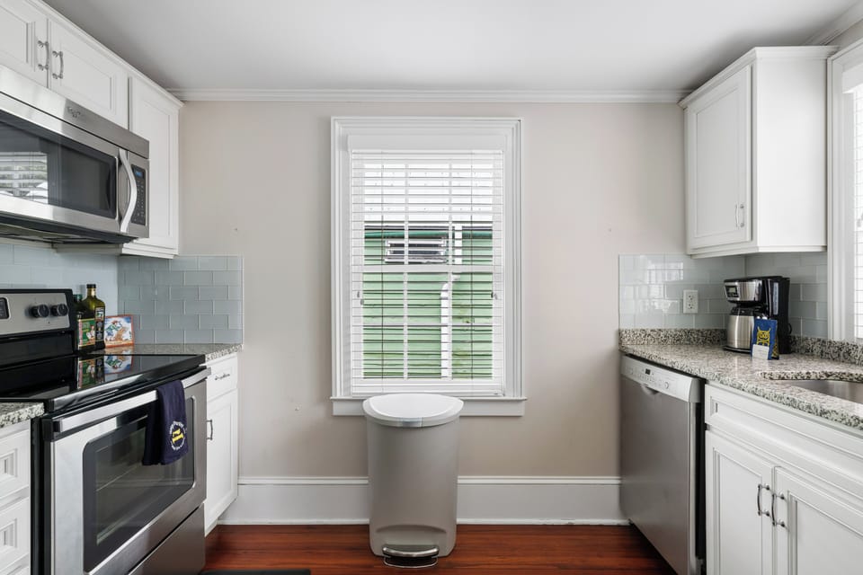 King in Five - B | Free Parking and Close to King!
