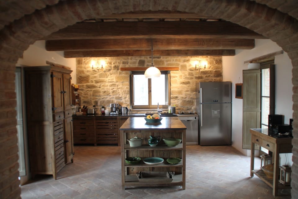 Spacious farmhouse kitchen, perfect for cookery courses or your own cooking