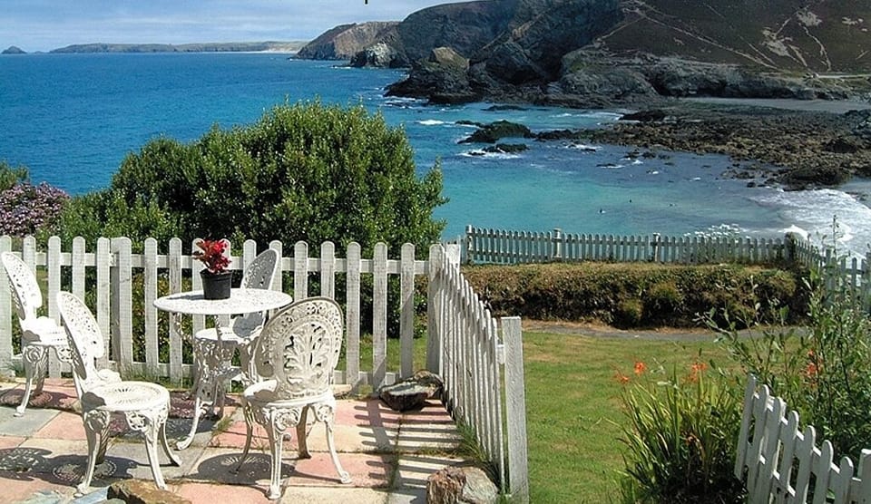 Alfresco Dining