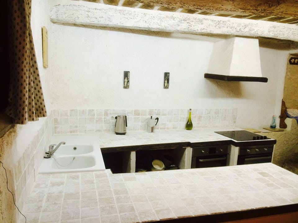 Kitchen 1