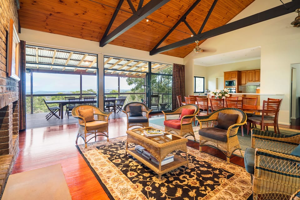 Brumby's Run - Living, dining, kitchen & deck