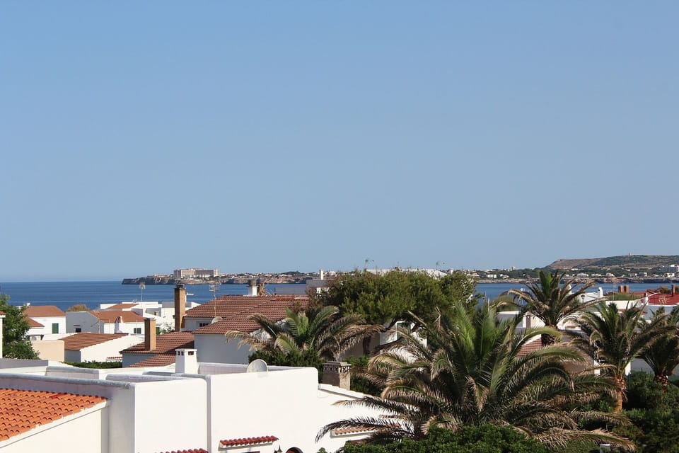 www.villasjuliamenorca.com