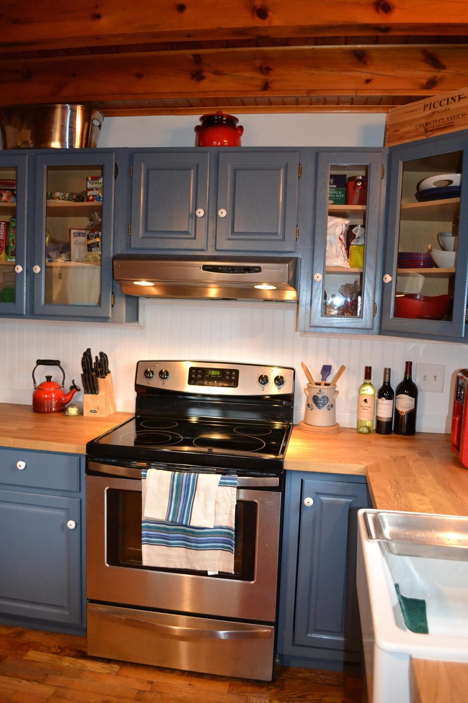 Kitchen with electric range/oven