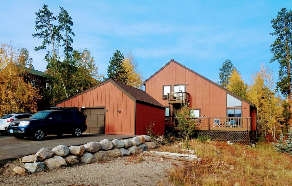 House in the mountains.  Moose, bears, foxes sometimes drop by.  Ample parking.