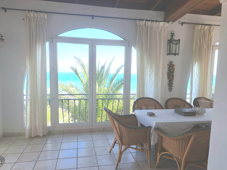 Villa with Private Pool,Stunning Sea Views,10 min walk to the beach air con Wifi Villa in Andalusia