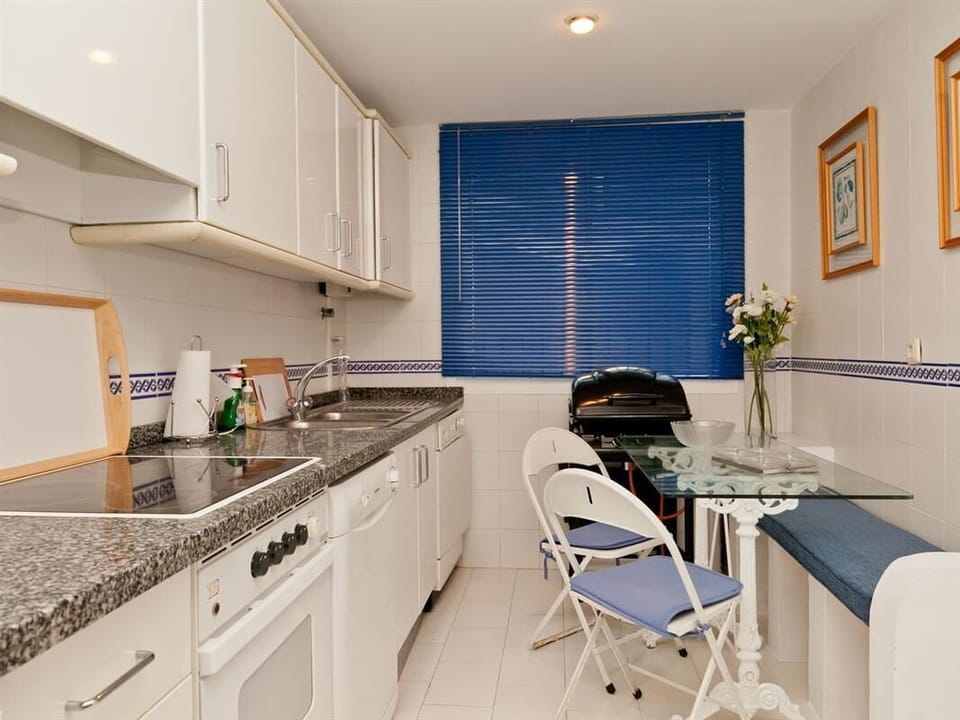 Kitchen in this property is fully fitted with all the appliances