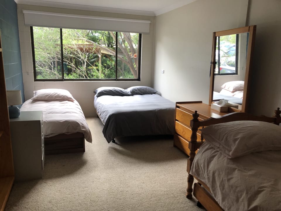 The kids room has a double bed and 2 singles plus a trundle. 