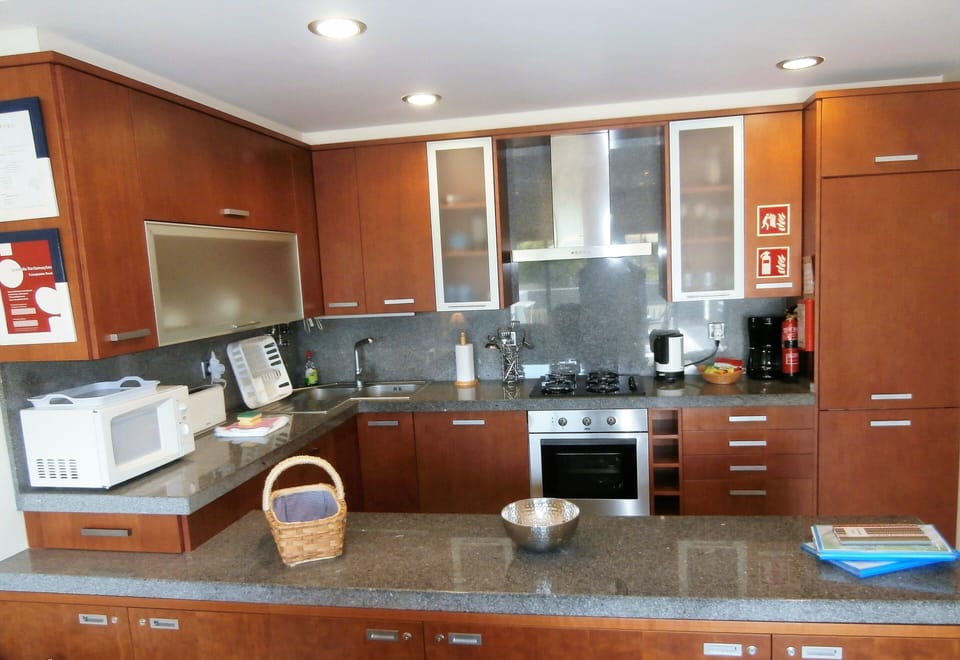 Fully fitted/equipped modern kitchen