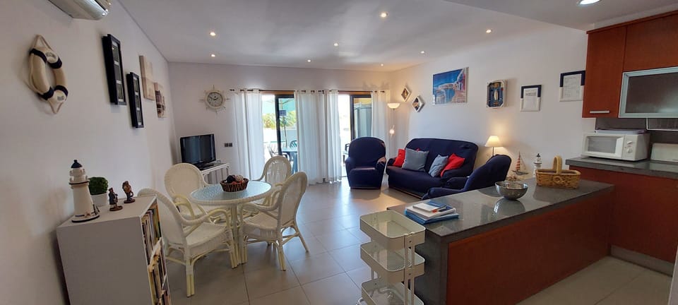 Living/dining room