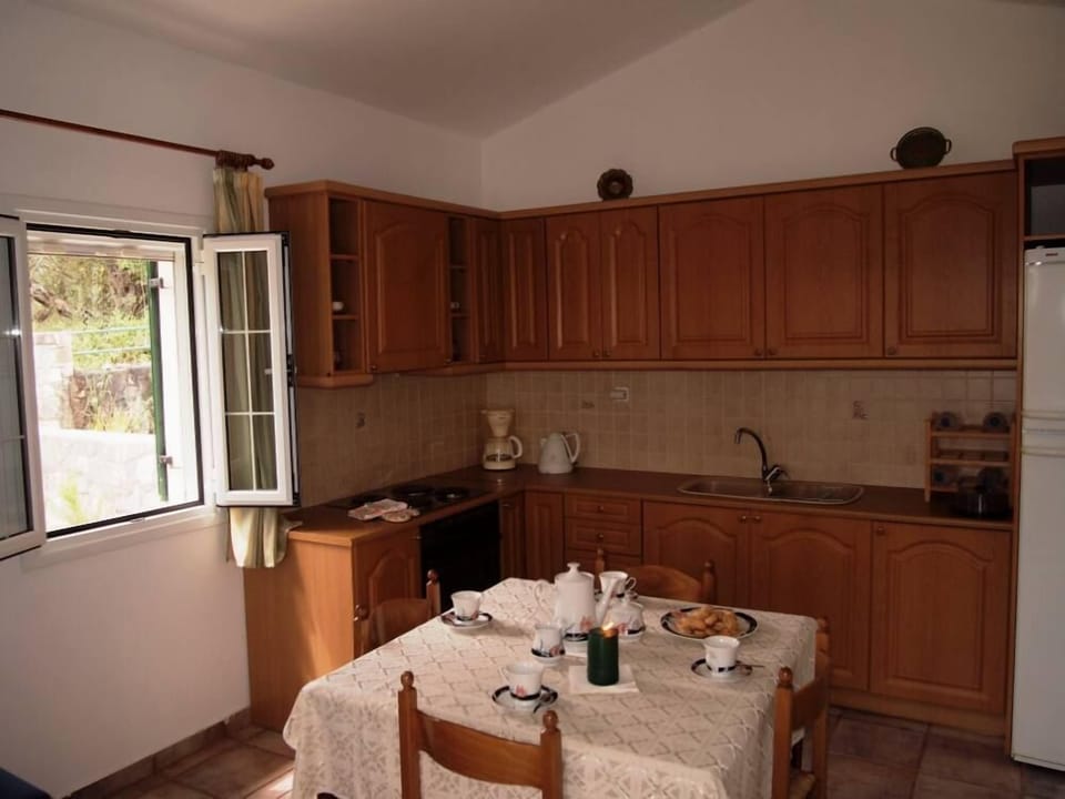 Kitchen fully equipped, to cover all your needs 