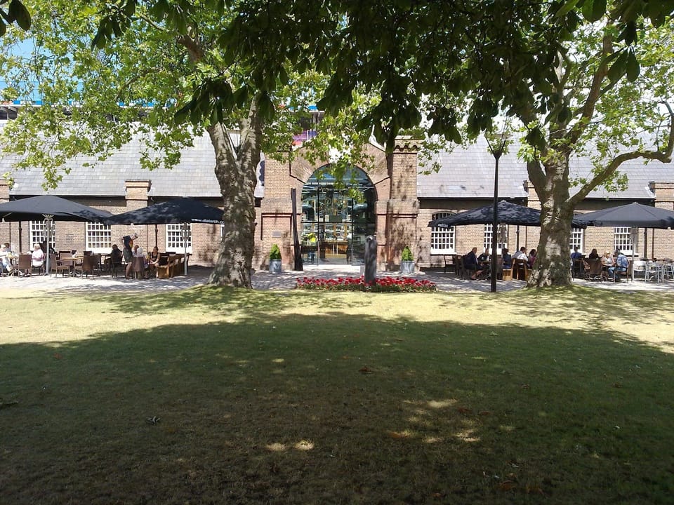Dial Arch Pub two minutes walk from house..