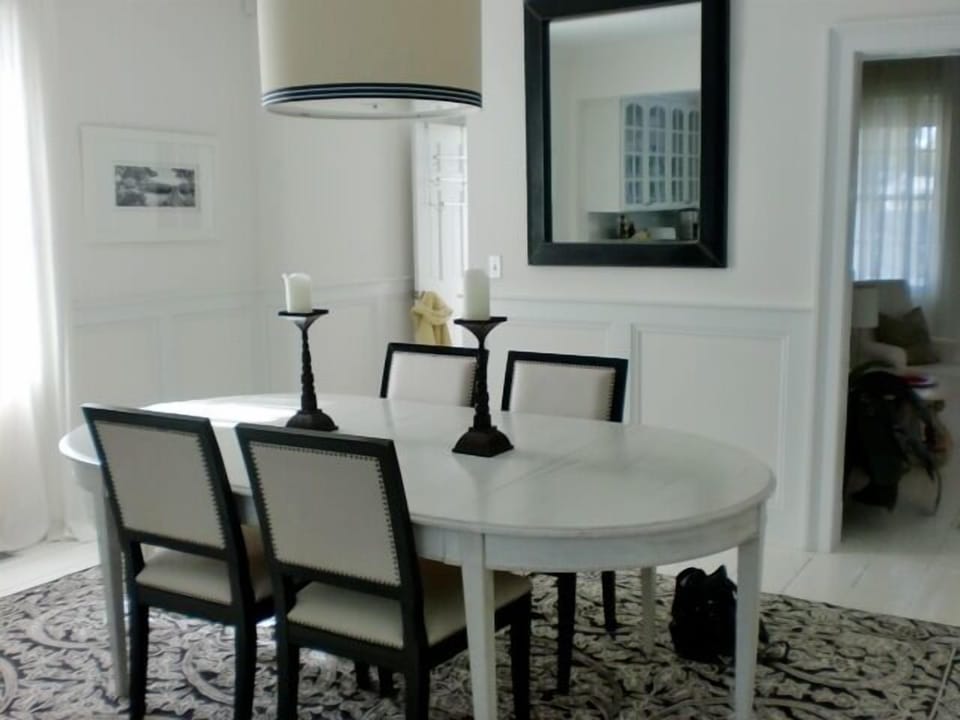 Formal dinning table