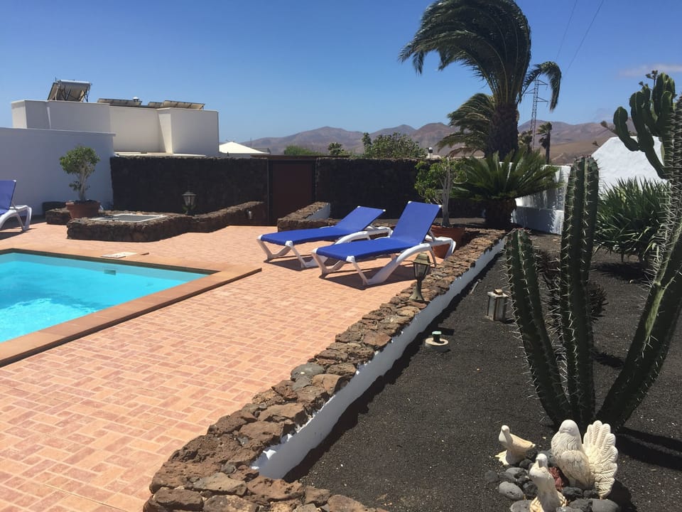 Terrace/pool area